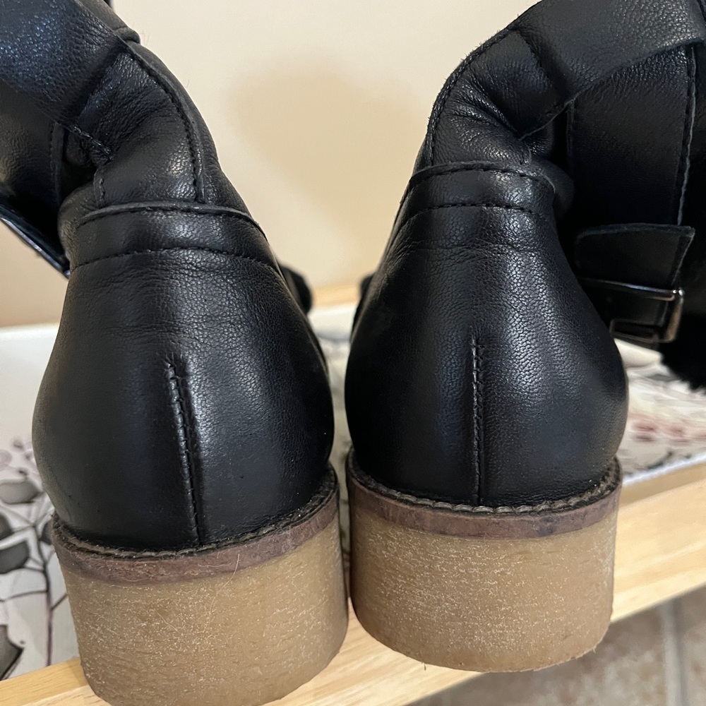 Stylish Black Leather Women's Boots - Picture 3 of 14